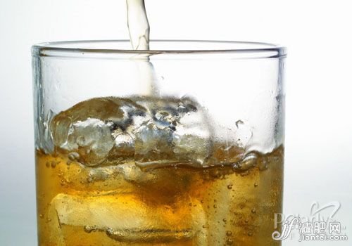 喝醋减肥伤肠胃 瘦身MM需慎重