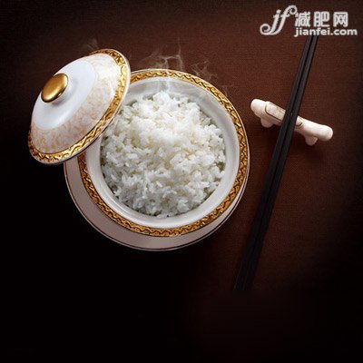 靠节食减肥警惕8大病患危机