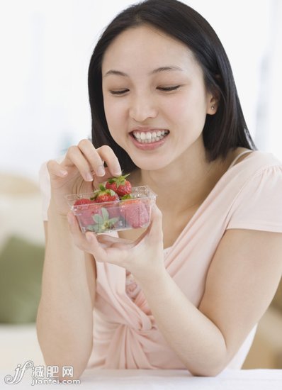 谨慎!水果代替米饭减肥易反弹