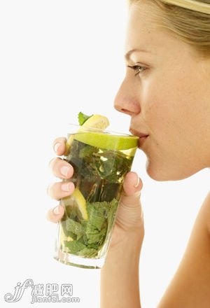 被误读的减肥秘方2：喝浓茶减肥