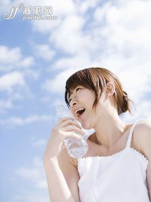 饮水不足