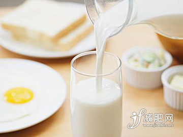 6大酸奶减肥误区 酸奶比牛奶更有营养.jpg