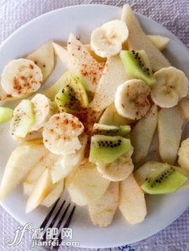 室内,叉,盘子,香蕉,奇异果-水果_494489169_Apple, banana and passion fruit salad_创意图片_Getty Images China 室内,叉,盘子,香蕉,奇异果-水果_494489169_Apple, banana and passion fruit salad_创意图片_Getty Images China