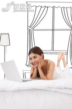 室内,影棚拍摄,人,窗户,休闲_33295ca07_在床上玩电脑的青年女人_创意图片_Getty Images China 室内,影棚拍摄,人,窗户,休闲_33295ca07_在床上玩电脑的青年女人_创意图片_Getty Images China
