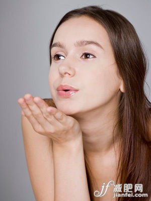 一次热烈的吻 = 消耗一杯咖啡的热量