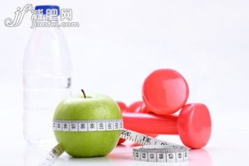 运动,概念,红色,食品,哑铃_8efee421b_健康瘦身静物_创意图片_Getty Images China 运动,概念,红色,食品,哑铃_8efee421b_健康瘦身静物_创意图片_Getty Images China