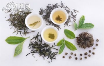 健康生活方式,自然,视角,构图,图像_200478629-001_Three bowls of green tea with fresh and dried tea leaves, close-up_创意图片_Getty Images China