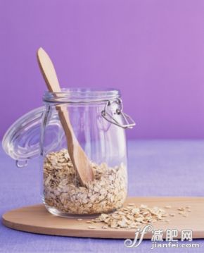 食品,广口瓶,饮食,影棚拍摄,室内_89605832_Oats in jar with spoon_创意图片_Getty Images China 食品,广口瓶,饮食,影棚拍摄,室内_89605832_Oats in jar with spoon_创意图片_Getty Images China