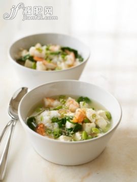 桌子,海产,饮食,室内,汤匙_sb10067715j-001_Miso soup with shrimp and tofu_创意图片_Getty Images China 桌子,海产,饮食,室内,汤匙_sb10067715j-001_Miso soup with shrimp and tofu_创意图片_Getty Images China