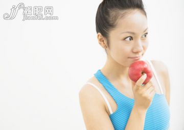 人,衣服,饮食,食品,生活方式_122587845_A young woman_创意图片_Getty Images China 人,衣服,饮食,食品,生活方式_122587845_A young woman_创意图片_Getty Images China