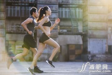 运动员,锻炼,运动,跑,塑形_cf432b5a0_年轻人户外跑步锻炼_创意图片_Getty Images China 运动员,锻炼,运动,跑,塑形_cf432b5a0_年轻人户外跑步锻炼_创意图片_Getty Images China