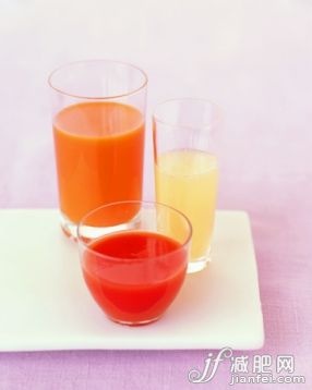 饮食,饮料,影棚拍摄,果汁,液体_89605805_Tomato , carrot and grapefruit juice_创意图片_Getty Images China 饮食,饮料,影棚拍摄,果汁,液体_89605805_Tomato , carrot and grapefruit juice_创意图片_Getty Images China