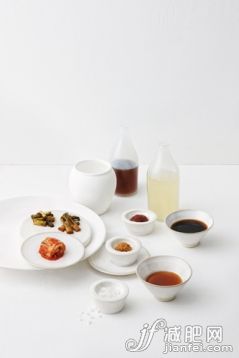 酱油,主菜盘,餐具,韩国泡菜,影棚拍摄_gic6367954_Korean food, various sauces_创意图片_Getty Images China 酱油,主菜盘,餐具,韩国泡菜,影棚拍摄_gic6367954_Korean food, various sauces_创意图片_Getty Images China