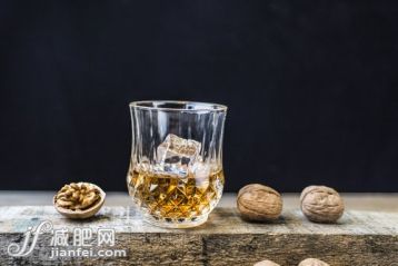 威士忌,白兰地,葡萄酒,烈性酒,含酒精饮料_gic13916258_威士忌_创意图片_Getty Images China 威士忌,白兰地,葡萄酒,烈性酒,含酒精饮料_gic13916258_威士忌_创意图片_Getty Images China