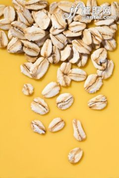 串,饮食,食品,早餐,黄色_139622981_Rolled Oats_创意图片_Getty Images China 串,饮食,食品,早餐,黄色_139622981_Rolled Oats_创意图片_Getty Images China