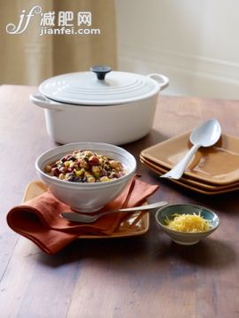 饮食,桌子,室内,餐巾,汤匙_136944258_Beans and cheese_创意图片_Getty Images China 饮食,桌子,室内,餐巾,汤匙_136944258_Beans and cheese_创意图片_Getty Images China