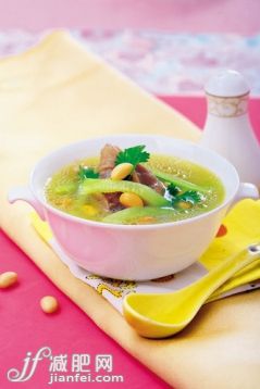 猪蹄,黄瓜,汤,蔬菜,肉_5b09dffd5_猪蹄黄瓜汤_创意图片_Getty Images China