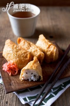 饮食,食品,室内,盘子,杯_566954711_Inari-zushi_创意图片_Getty Images China 饮食,食品,室内,盘子,杯_566954711_Inari-zushi_创意图片_Getty Images China