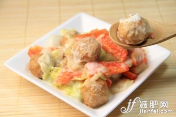 奶油,饮食,影棚拍摄,汤匙,盘子_498162653_Meat balls_创意图片_Getty Images China