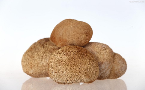 增大胸部吃什么好 最好的丰胸方法有哪些 哪些方法丰胸最有效