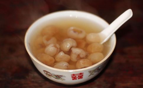 喝茶可以丰胸吗 丰胸最快的花茶 吃什么食物可以丰胸