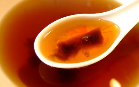 丰胸 食疗 身材 女人 局部塑形 红枣茶 花生米