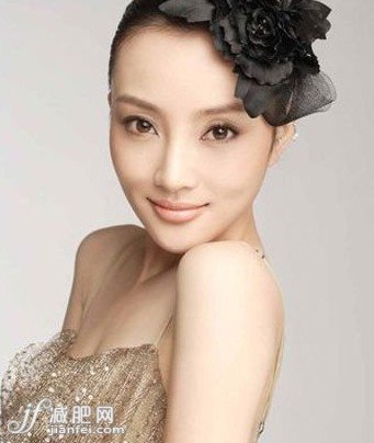 事业线不靠挤 李小璐有秘诀