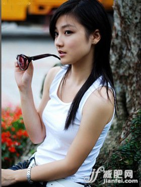 男人爱抚是最有效的丰胸法