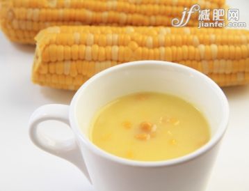 玉米,饮食,影棚拍摄,蔬菜,摄影_498162859_Corn soup_创意图片_Getty Images China 玉米,饮食,影棚拍摄,蔬菜,摄影_498162859_Corn soup_创意图片_Getty Images China