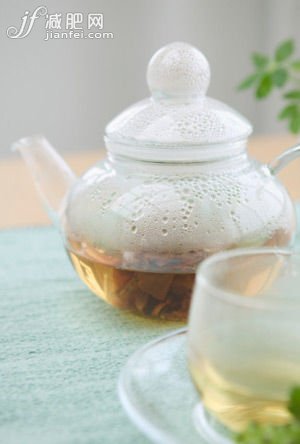 荷叶山楂蜂蜜茶 喝出小蛮腰