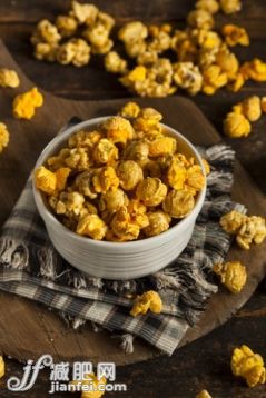 褐色,碗,黄油,焦糖,切达干酪_gic13487006_Chicago Style Caramel and Cheese Popcorn_创意图片_Getty Images China 褐色,碗,黄油,焦糖,切达干酪_gic13487006_Chicago Style Caramel and Cheese Popcorn_创意图片_Getty Images China