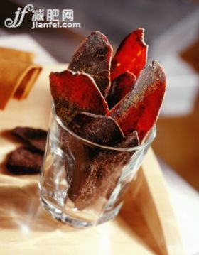食品,肉,饮食,小吃,牛肉_88301160_Dried beef jerky in glass cup_创意图片_Getty Images China 食品,肉,饮食,小吃,牛肉_88301160_Dried beef jerky in glass cup_创意图片_Getty Images China