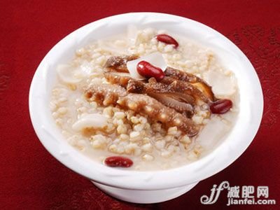 鲑鱼根菜粥
