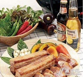 选购猪肉时，也可以从外观颜色来判别好坏