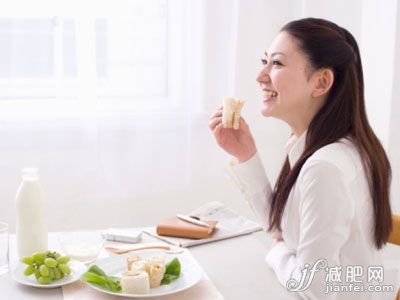 选择热量少有营养的食物