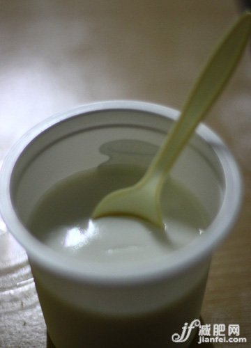 早餐空腹喝酸奶 真的伤胃吗