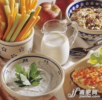 小胸mm最爱 6款花生丰胸食谱