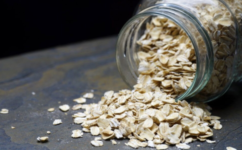 燕麦片的热量高吗 燕麦片怎么吃可以减肥 燕麦片的营养价值