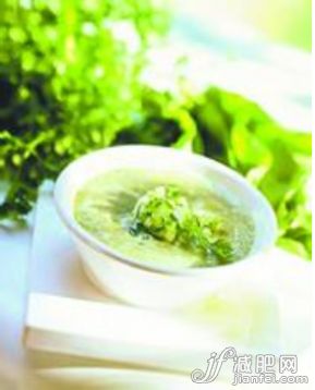 开胃品,西兰花,食品,绿色,膳食_gic13496927_fresh broccoli soup with croutons_创意图片_Getty Images China 开胃品,西兰花,食品,绿色,膳食_gic13496927_fresh broccoli soup with croutons_创意图片_Getty Images China