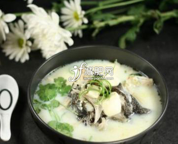 鱼头豆腐汤