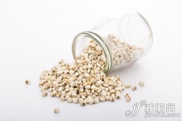 白色背景,材料,状态良好,干净,排列_gic13895588_罐子中的薏米_创意图片_Getty Images China 白色背景,材料,状态良好,干净,排列_gic13895588_罐子中的薏米_创意图片_Getty Images China
