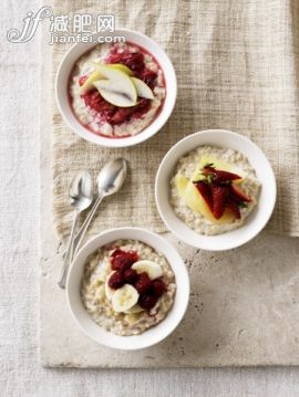 饮食,碗,早餐,水果,小吃_139832863_Porridge with sliced fruit_创意图片_Getty Images China 饮食,碗,早餐,水果,小吃_139832863_Porridge with sliced fruit_创意图片_Getty Images China