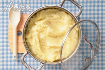 食品,室内,桌布,白昼,案板_170719339_mashed patato_创意图片_Getty Images China 食品,室内,桌布,白昼,案板_170719339_mashed patato_创意图片_Getty Images China
