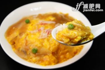 饮食,影棚拍摄,汤匙,盘子,碗_498161255_Tenshinhan (Crabmeat omelet bowl)_创意图片_Getty Images China 饮食,影棚拍摄,汤匙,盘子,碗_498161255_Tenshinhan (Crabmeat omelet bowl)_创意图片_Getty Images China