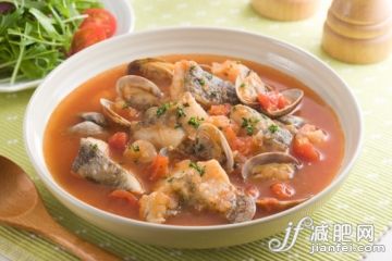 饮食,海产,影棚拍摄,汤匙,盘子_161135073_Seafood Tomato Soup_创意图片_Getty Images China 饮食,海产,影棚拍摄,汤匙,盘子_161135073_Seafood Tomato Soup_创意图片_Getty Images China