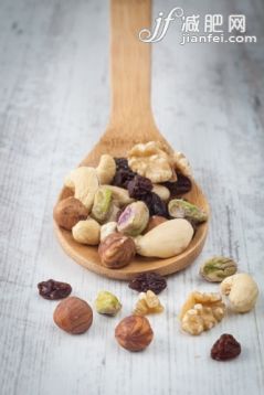 开心果,杏仁,榛子,胡桃,贝壳_gic13476171_Nuts assortment_创意图片_Getty Images China 开心果,杏仁,榛子,胡桃,贝壳_gic13476171_Nuts assortment_创意图片_Getty Images China