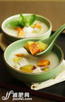 饮食,餐盘,室内,汤匙,汤_117942949_Sweet potato and yam sweet soup_创意图片_Getty Images China 饮食,餐盘,室内,汤匙,汤_117942949_Sweet potato and yam sweet soup_创意图片_Getty Images China
