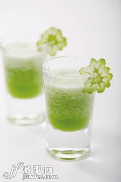 蔬菜,苦瓜,荸荠,水果,果汁_4d5a0d45f_苦瓜荸荠汁_创意图片_Getty Images China 蔬菜,苦瓜,荸荠,水果,果汁_4d5a0d45f_苦瓜荸荠汁_创意图片_Getty Images China