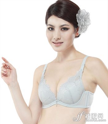 正确选Bra 化解腋窝“尴尬”