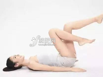 怎样练出翘臀美臀绷腿踢腿